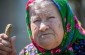 Paraskovia L., nacida en 1928:  “Los moldavos podían pedirle al alcalde de la aldea su autorización para explotar a prisioneros del campo que estuvieran aptos para trabajar en sus terrenos. Les pagaban con comida por su trabajo”. © Kate Kornberg - Yahad-I